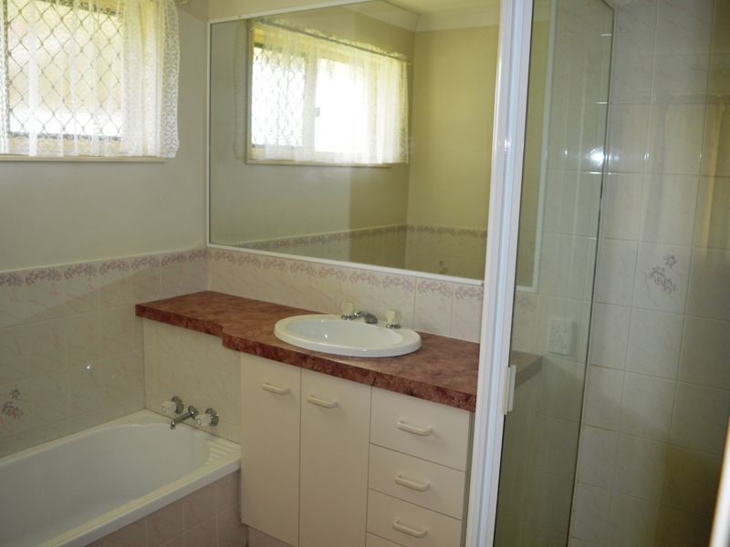 1 Redwood Place, Yamanto QLD 4305