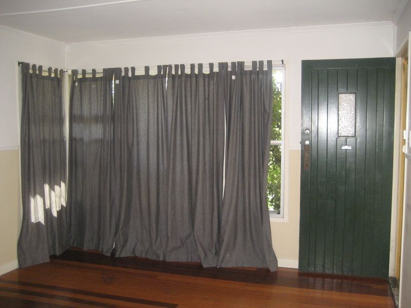 2 Baillieston Street, Leichhardt QLD 4305