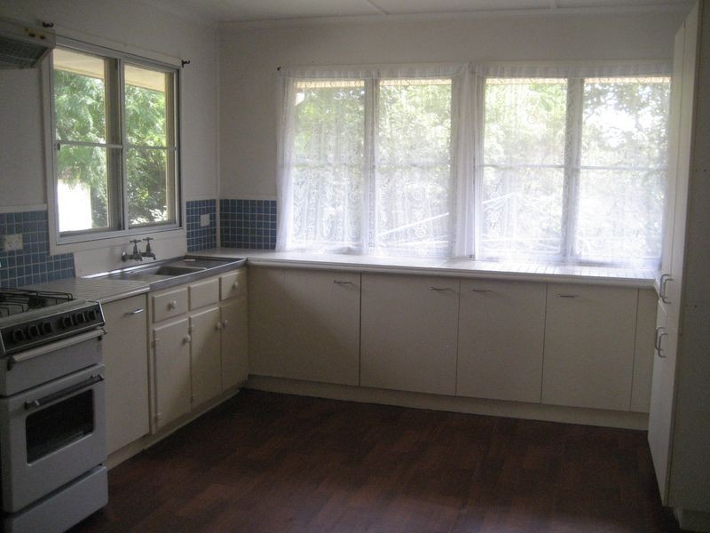 2 Baillieston Street, Leichhardt QLD 4305
