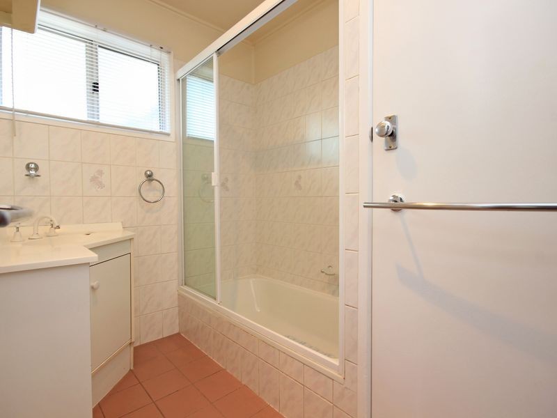 16 Reif Street, Flinders View QLD 4305