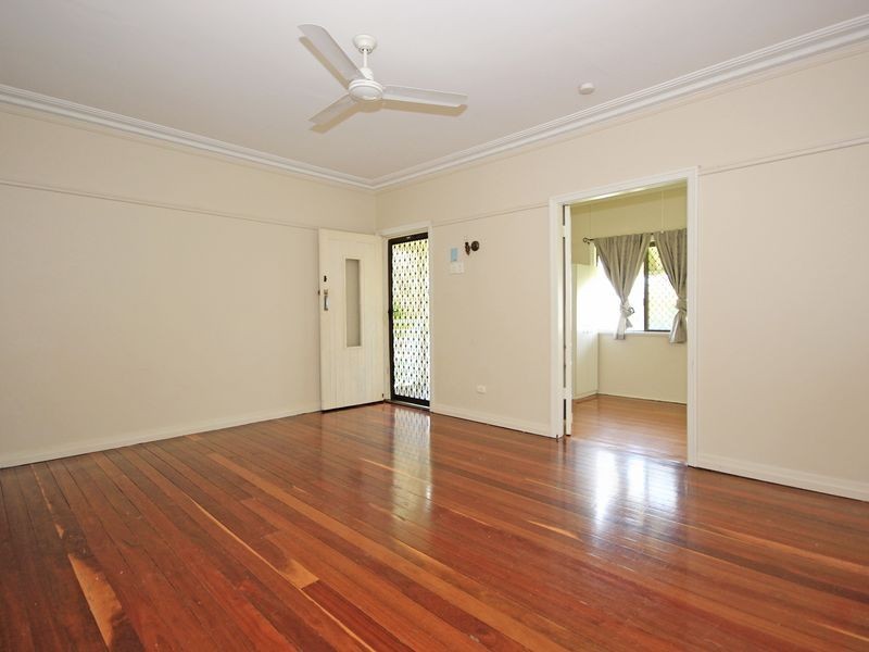 9 Stuart Street, Eastern Heights QLD 4305