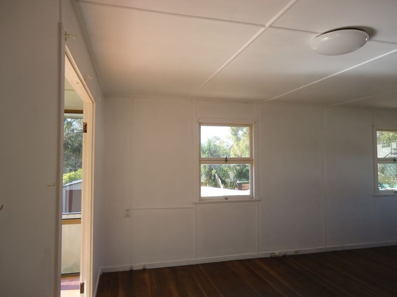 219 Blackstone Road, Silkstone QLD 4304