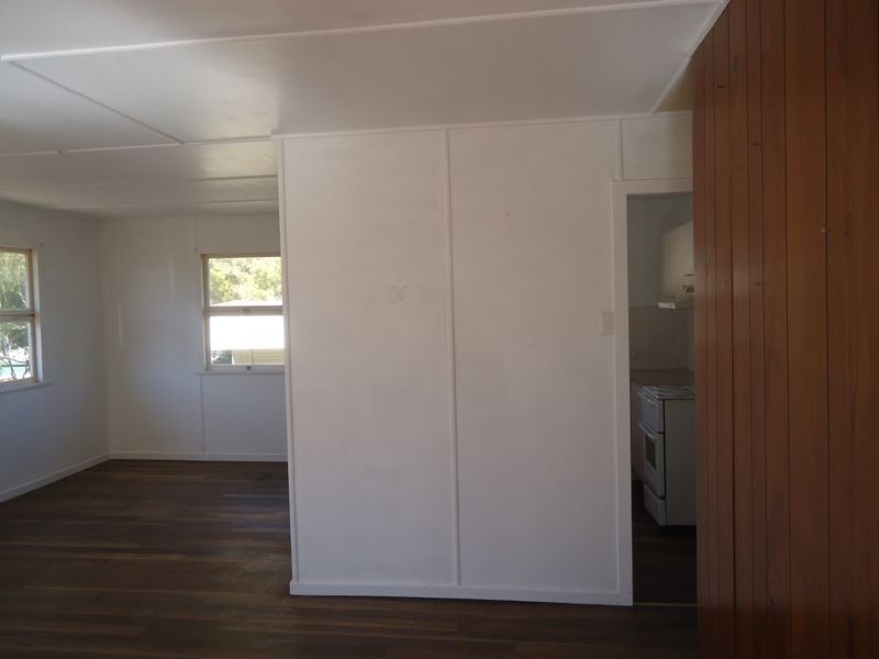 219 Blackstone Road, Silkstone QLD 4304