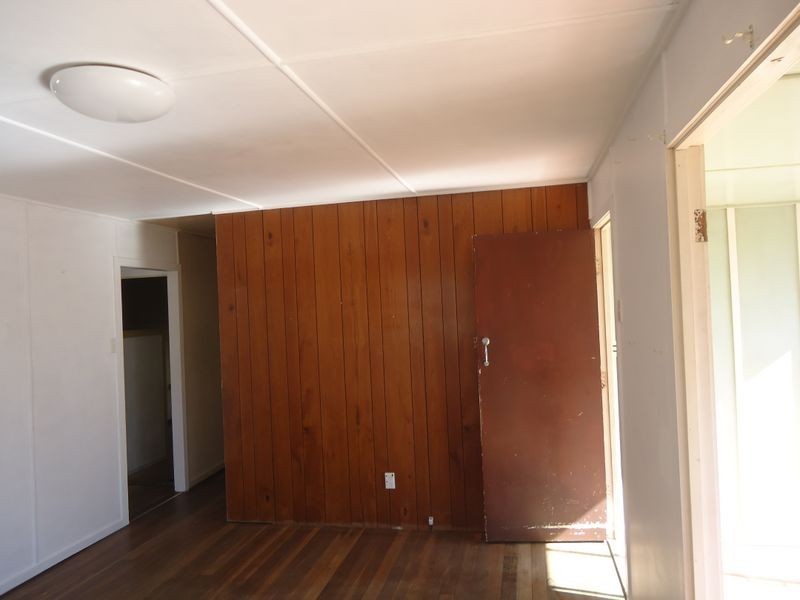 219 Blackstone Road, Silkstone QLD 4304