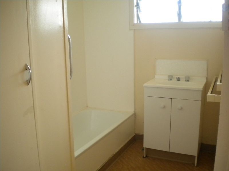 5 Kynance Street, Leichhardt QLD 4305