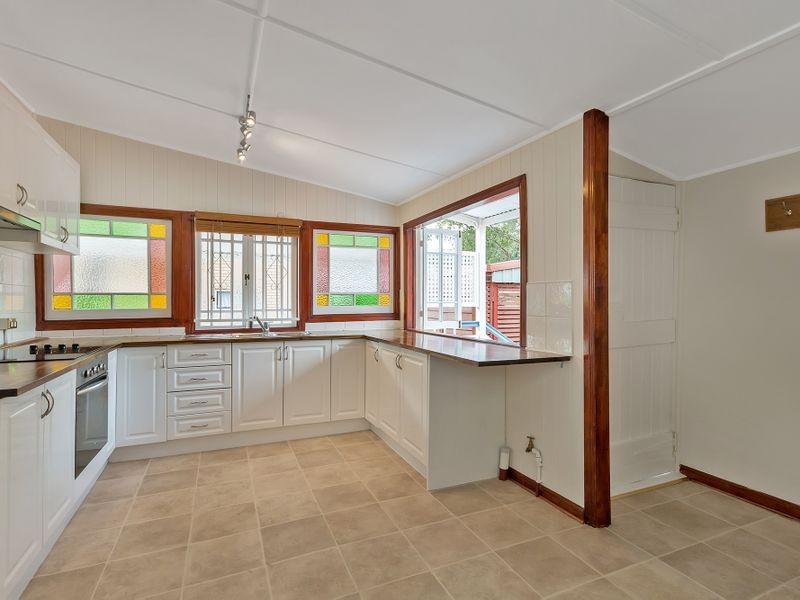 21 Lindsay Street, Bundamba QLD 4304