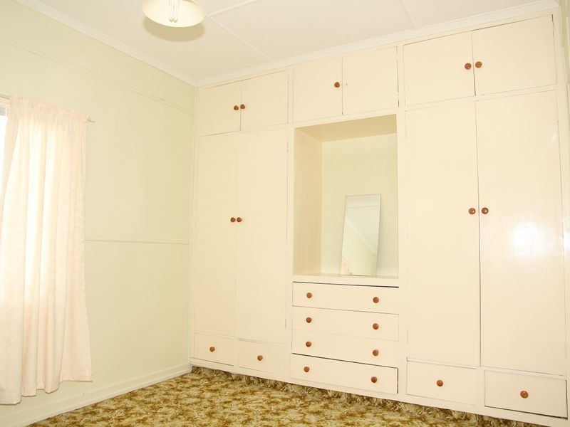 2 Soudan Street, North Booval QLD 4304