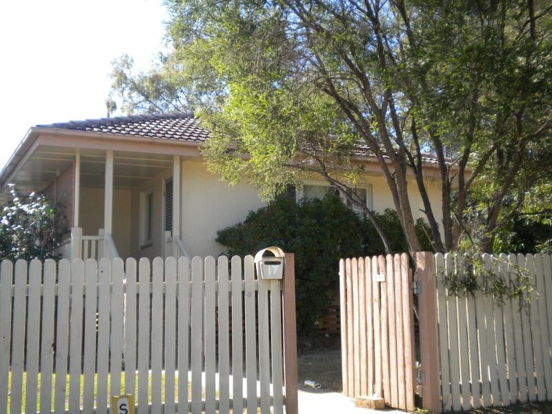 17 Eyre Street, Leichhardt QLD 4305