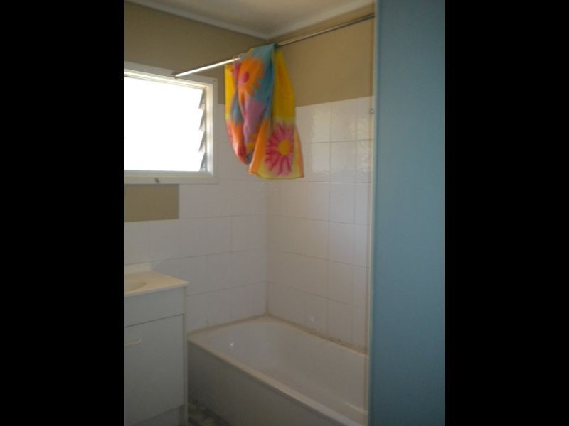17 Eyre Street, Leichhardt QLD 4305