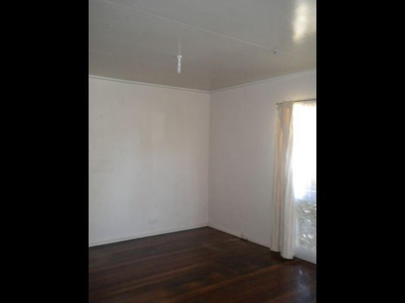 17 Eyre Street, Leichhardt QLD 4305