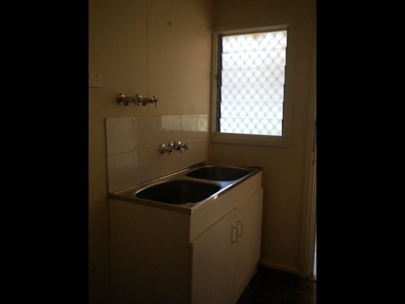 17 Eyre Street, Leichhardt QLD 4305