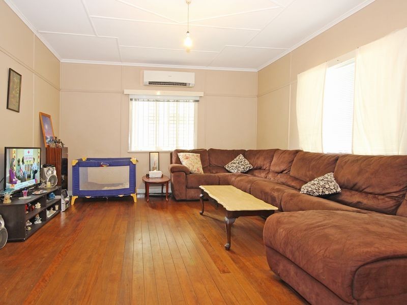 17 Vineyard Street, One Mile QLD 4305