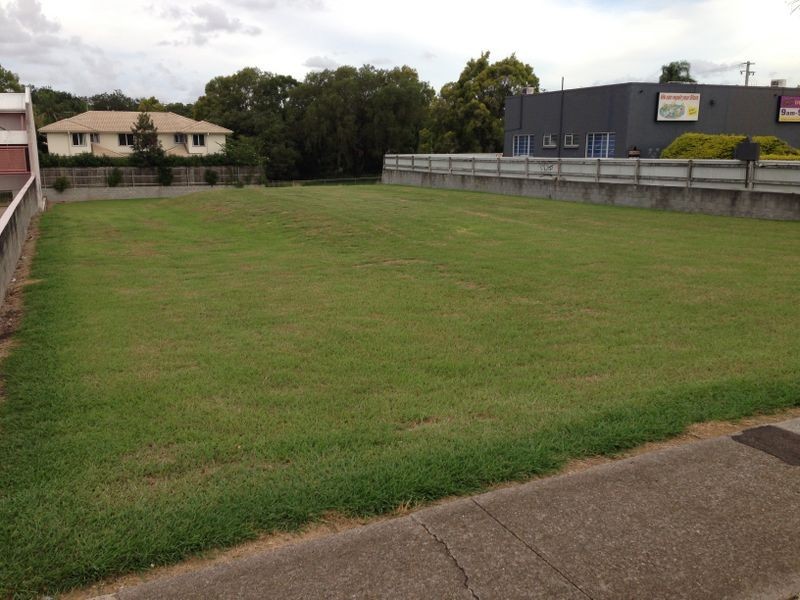 16 South Station Road, Booval QLD 4304