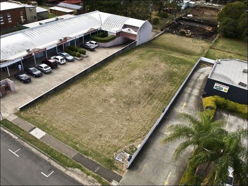 16 South Station Road, Booval QLD 4304