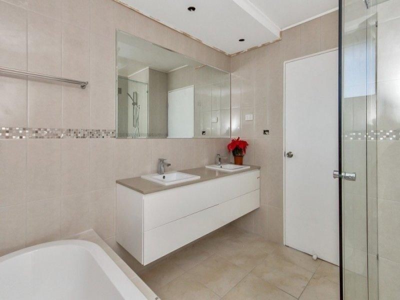 32 Siemons Street, One Mile QLD 4305