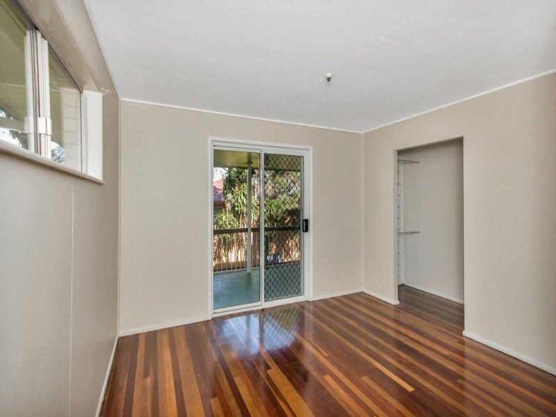 32 Siemons Street, One Mile QLD 4305