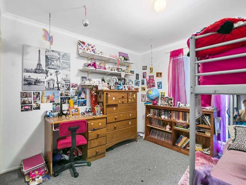 25 Butler Street, Raceview QLD 4305