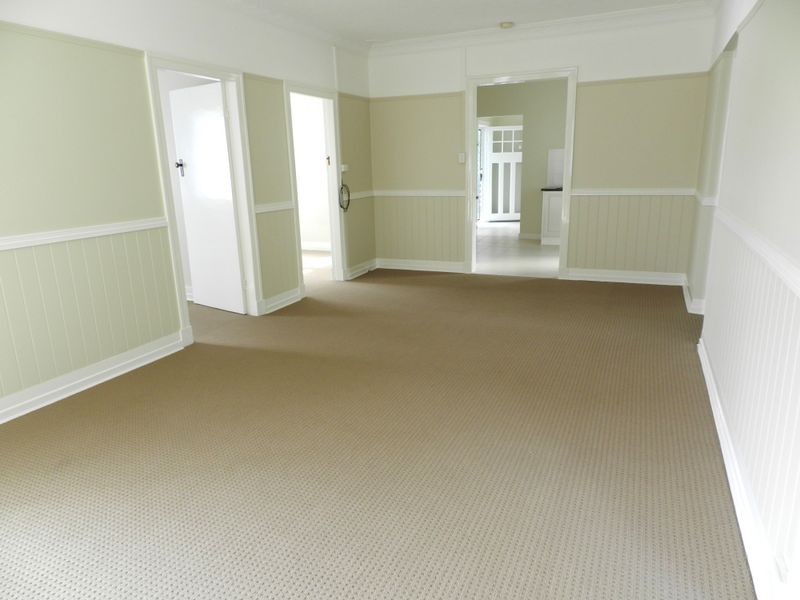 10 Tower Street, Eastern Heights QLD 4305