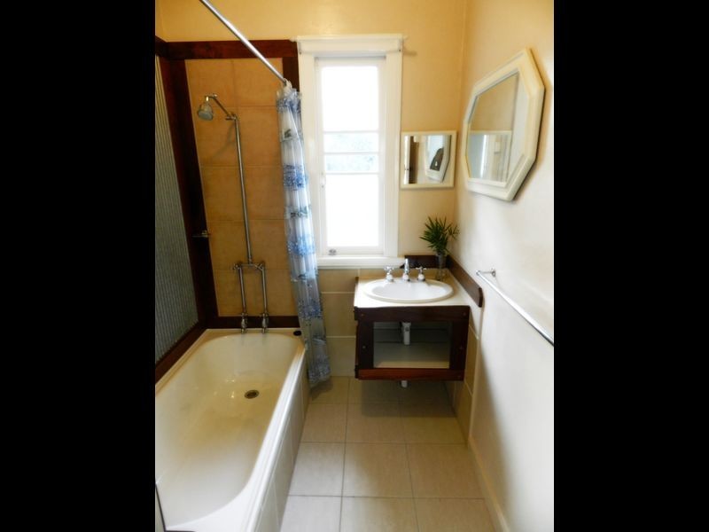 10 Tower Street, Eastern Heights QLD 4305