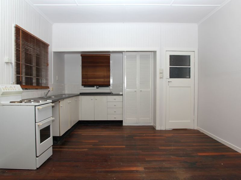 2 Jones Street, Bundamba QLD 4304