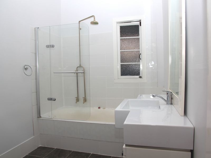 2 Jones Street, Bundamba QLD 4304