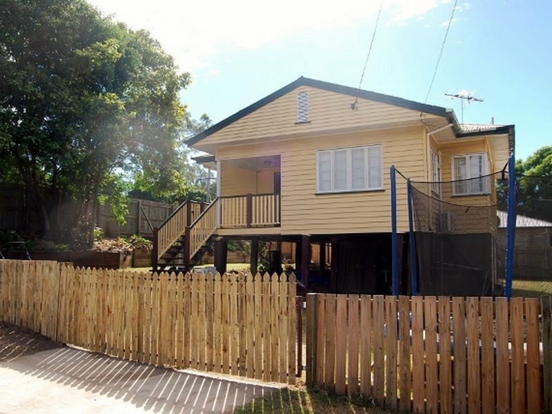 2 Jones Street, Bundamba QLD 4304