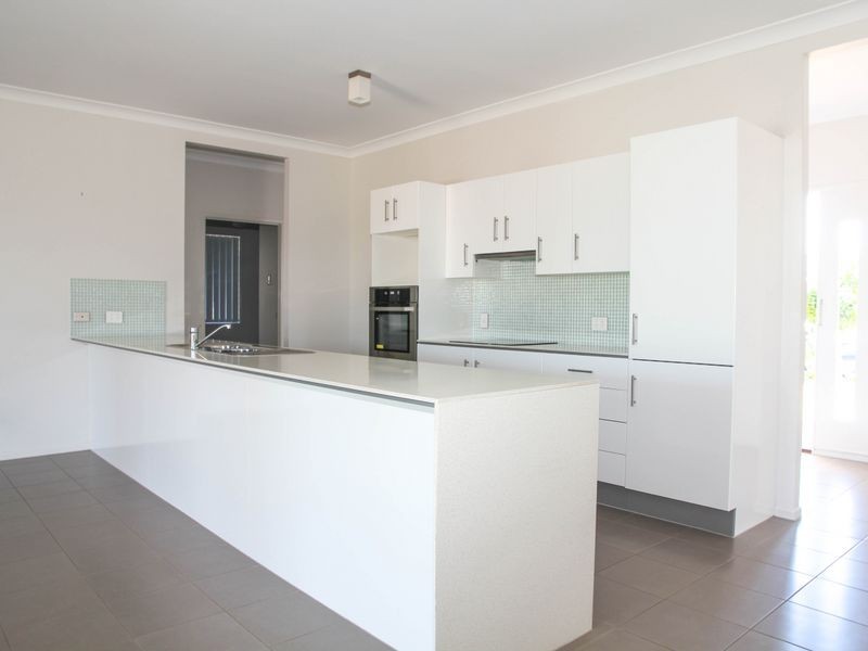 9 Lilly Court, Yamanto QLD 4305