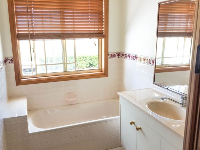 10 Moffatt Street, Kalbar QLD 4309