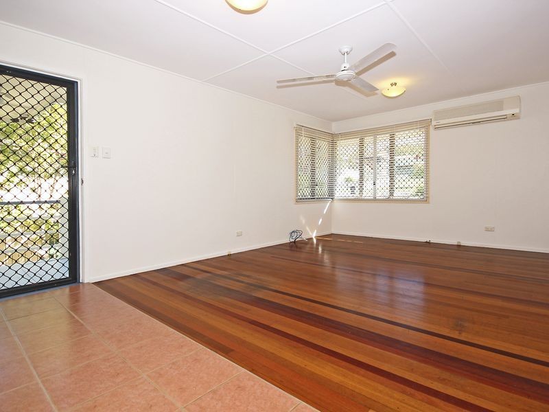 11 Wentworth Street, Leichhardt QLD 4305