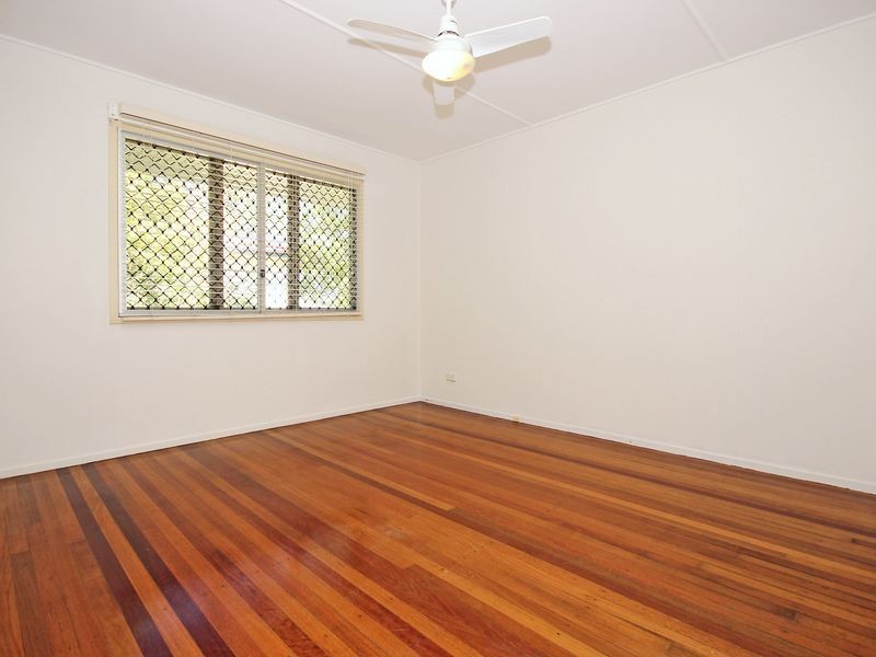 11 Wentworth Street, Leichhardt QLD 4305