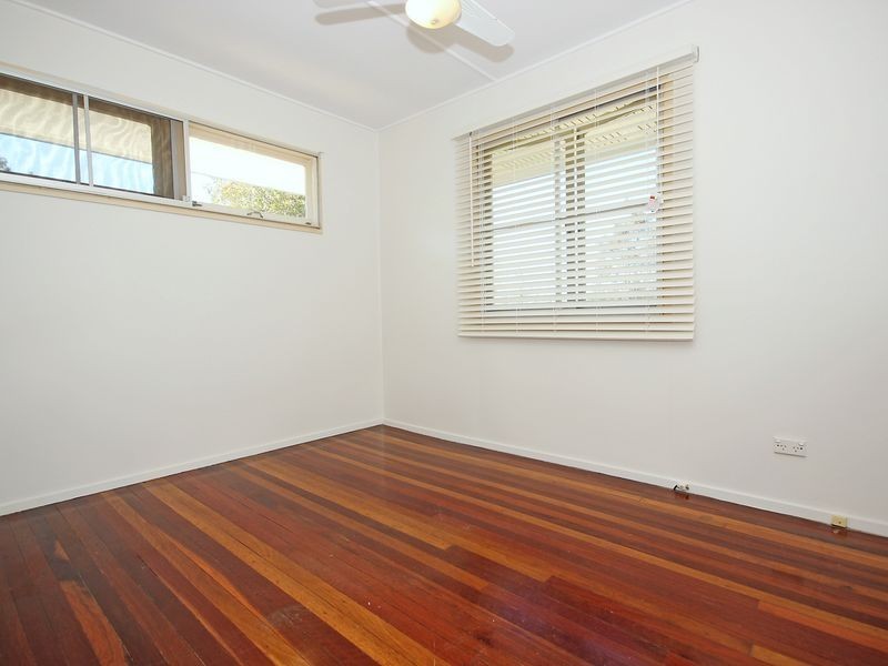 11 Wentworth Street, Leichhardt QLD 4305