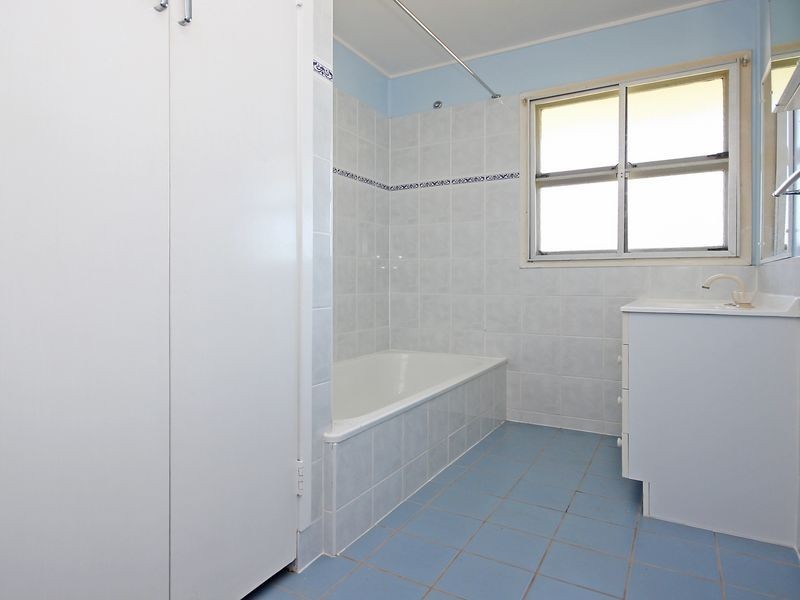 11 Wentworth Street, Leichhardt QLD 4305