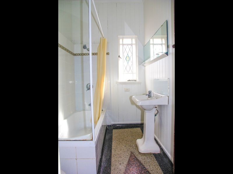 2A Hume Street, Woodend QLD 4305