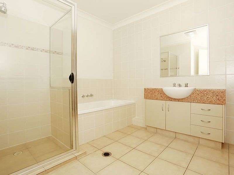 10/12 Collins Street, Brassall QLD 4305