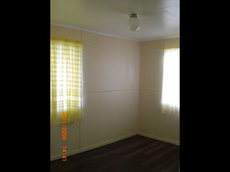 6 Vera Street, Churchill QLD 4305