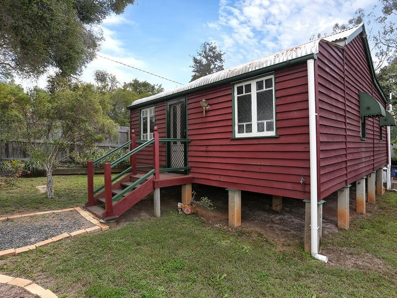 2A Charlotte Street, Blackstone QLD 4304