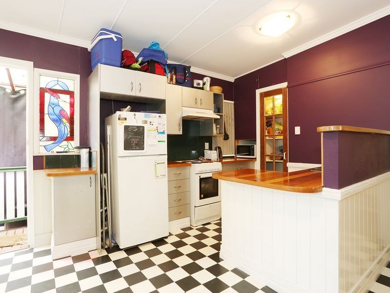 2A Charlotte Street, Blackstone QLD 4304