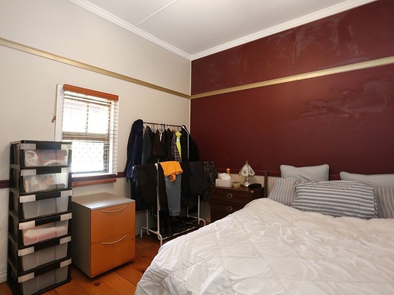 2A Charlotte Street, Blackstone QLD 4304