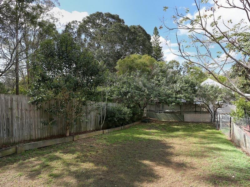 2A Charlotte Street, Blackstone QLD 4304