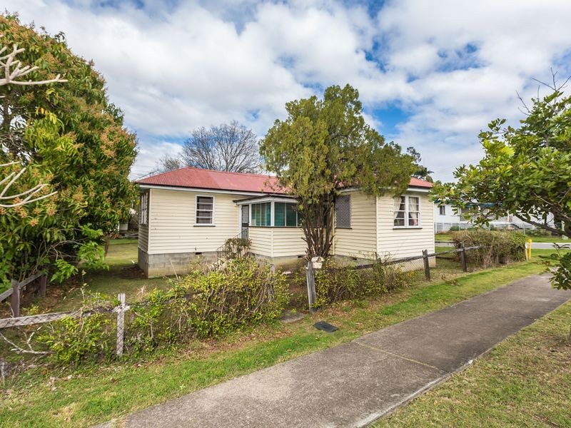 135 Jacaranda Street, North Booval QLD 4304