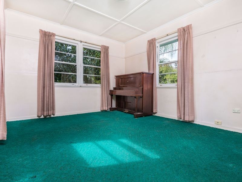 135 Jacaranda Street, North Booval QLD 4304