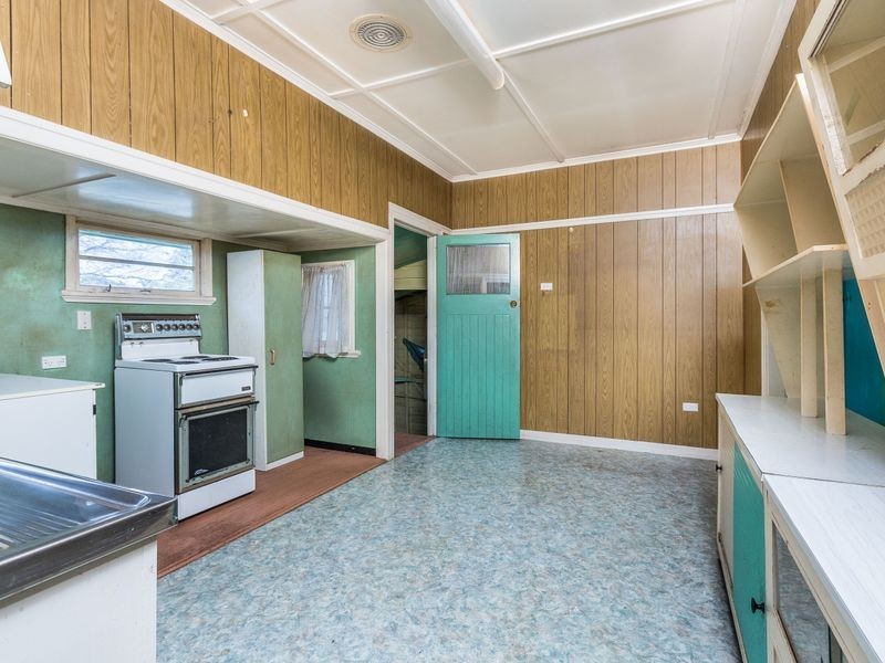 135 Jacaranda Street, North Booval QLD 4304