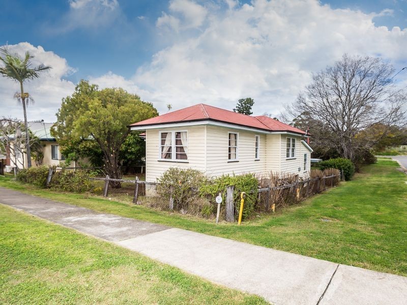 135 Jacaranda Street, North Booval QLD 4304