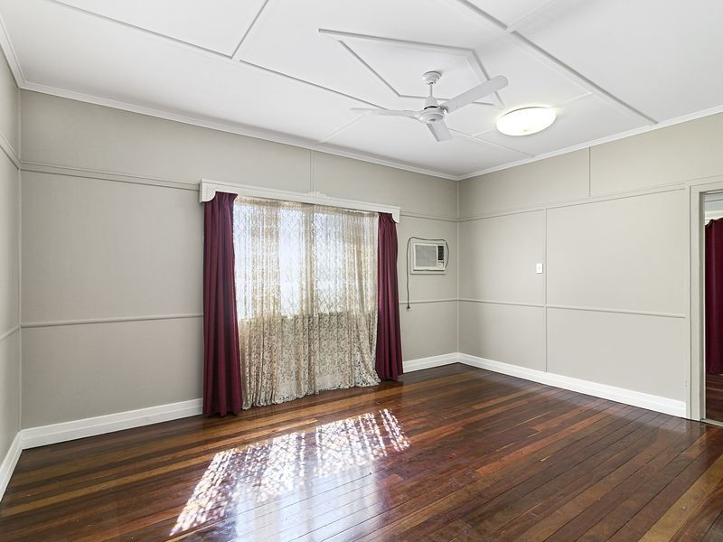 4 Bird Street, Bundamba QLD 4304