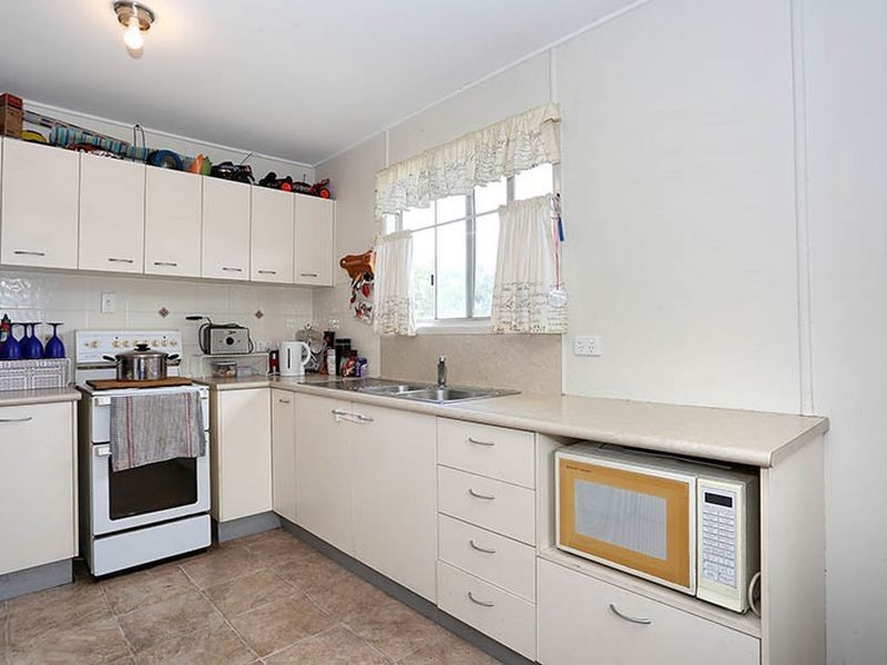 6 Mahogany Street, Raceview QLD 4305