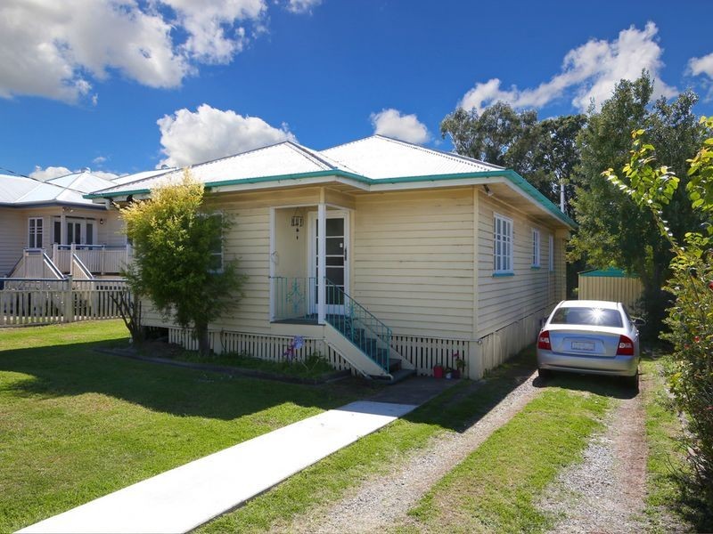 202 Glebe Road, Booval QLD 4304