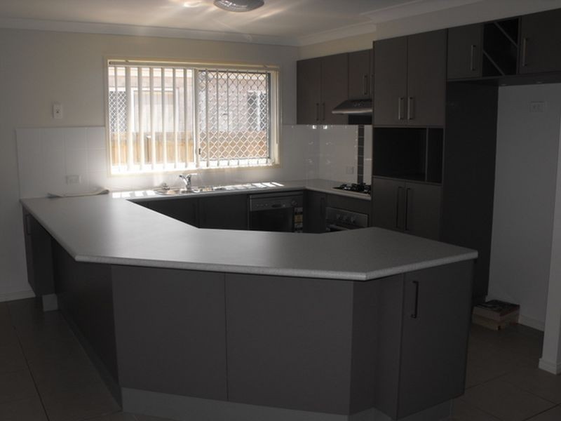 34 Ronayne Circle, One Mile QLD 4305