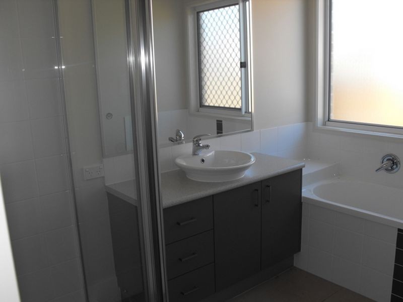 34 Ronayne Circle, One Mile QLD 4305