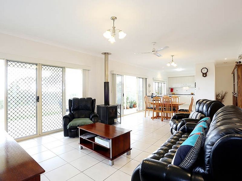 141 Strasburgs Road, Lark Hill QLD 4306