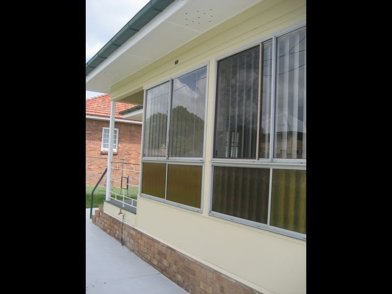 136 Glebe Rd, Booval QLD 4304